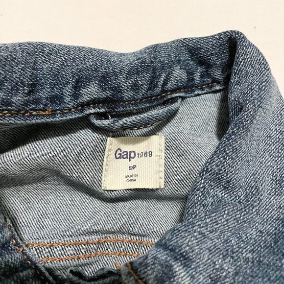 Gap 1969 Jean Jacket Denim Size Small Icon Medium Wash - Picture 2 of 16